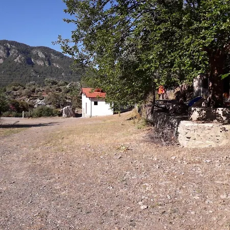 Chalet Bidon Stonehouses Gokbel